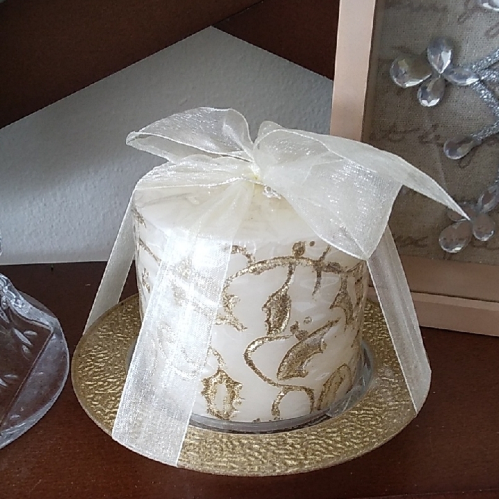Kohl's Cream and Gold Candle Holder Gift Set